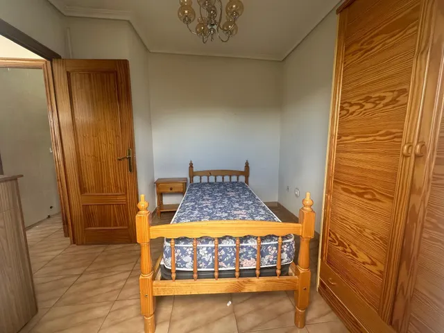 Venta: Amplio y Luminoso Piso en el Barrio de los Judíos. — 11