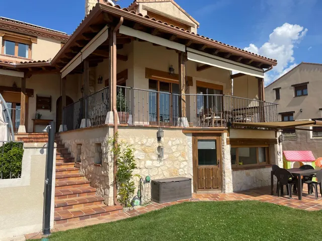 Se vende precioso chalet individual en El Sotillo