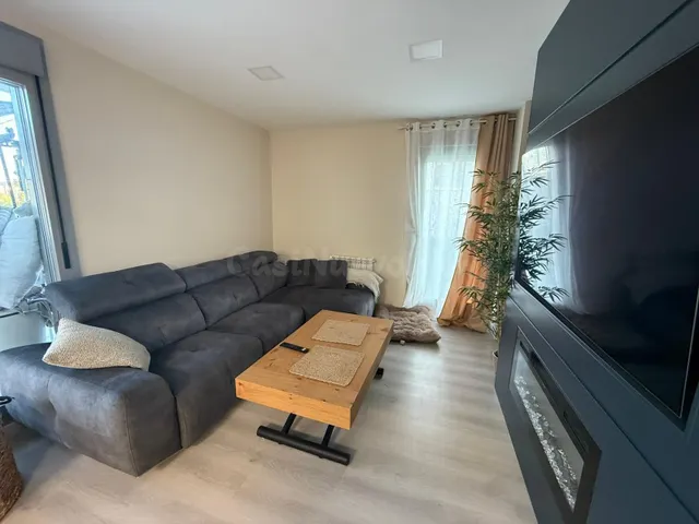APARTAMENTO CON GARAJE Y TERRAZA EN AVENIDA DE ELVAS