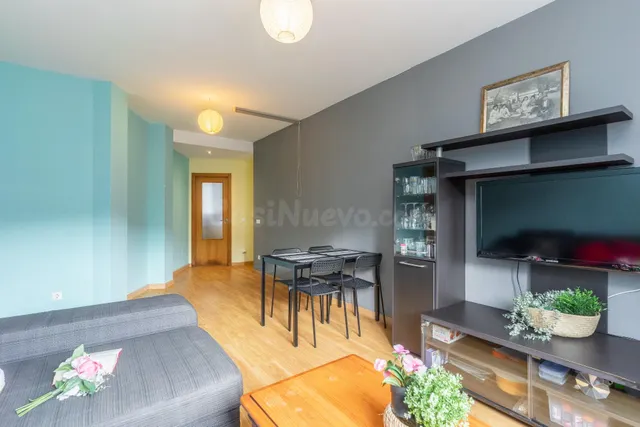 ¡OPORTUNIDAD EN LLANES! Piso Impecable con 2 Terrazas, Garaj - foto 3