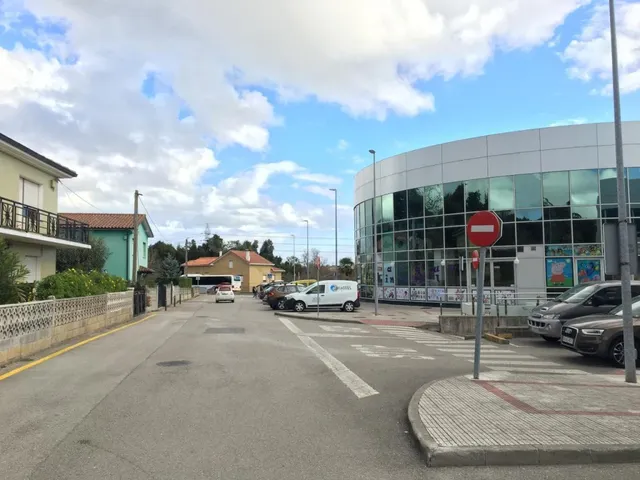 Amplias oficinas en alquiler  cerca de Santander. — 6