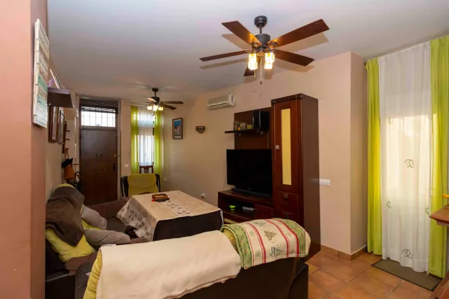 Amplia Casa en Badajoz - Ideal para Familias (Bda San Miguel) — 9