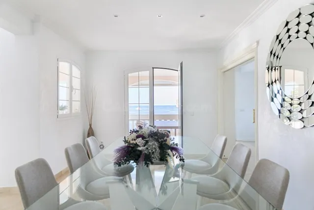 VENTA ö ALQUILER SOLO OPCION A COMPRA - Lujosa villa con piscina y espectaculares vistas al mar en Camp de mar — 11