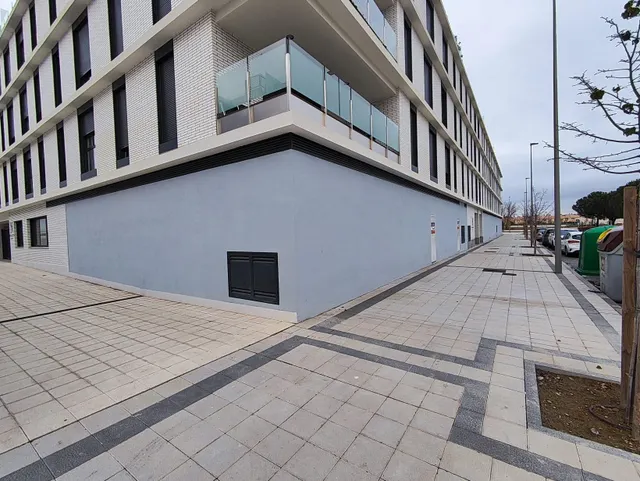LOCAL EN ALQUILER EN ZONA DEL PERAL (VALLADOLID) — 3