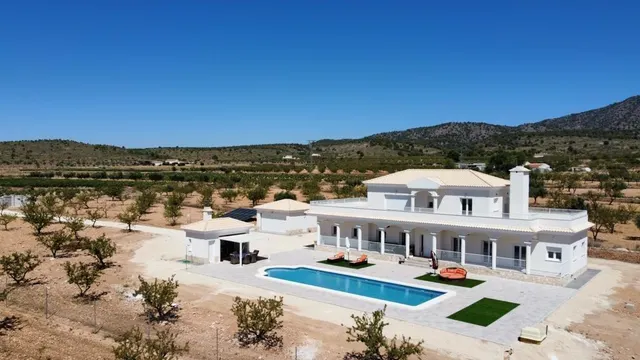 VILLAS DE OBRA NUEVA EN PINOSO — 21