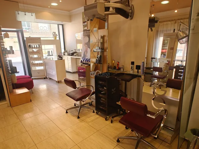 SE VENDE PELUQUERIA CON TIENDA Y MAQUINARIA EN ANDOAIN — 11