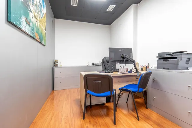 Edificio de 3 plantas destinado a oficinas junto a Centro Comercial Serrallo — 10