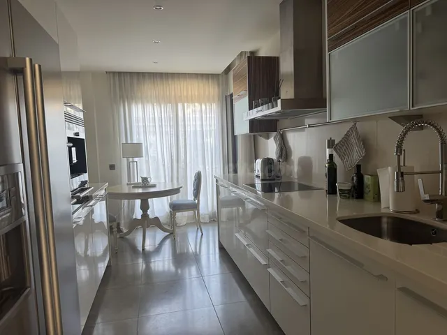 Apartamento 3 habitaciones 195m² en venta - Costa Del Sol - foto 2