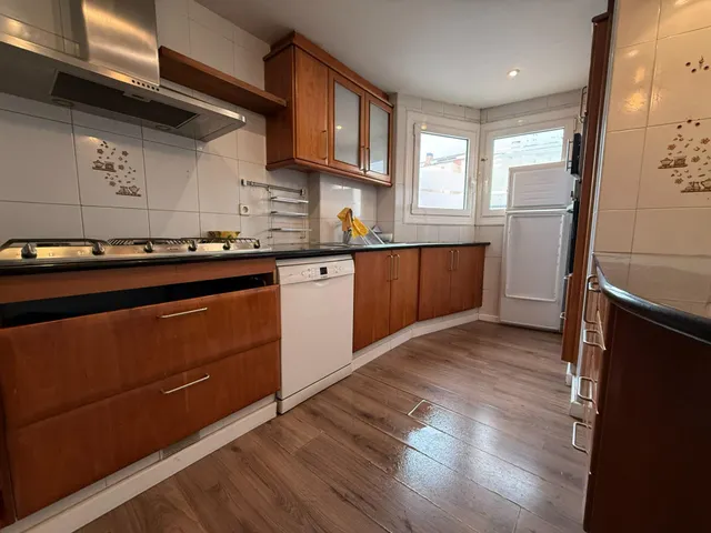 Roses I Piso céntrico con espectacular garaje de 65 m2 y terraza privada con barbacoa — 8