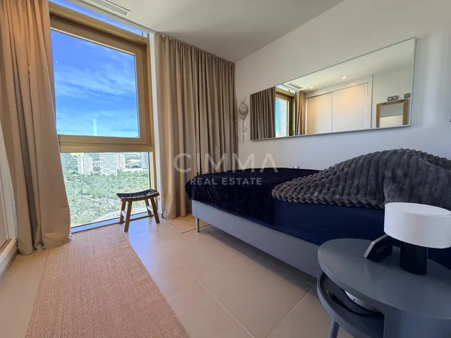 Exclusivo Piso Seminuevo en Playa de Poniente, Benidorm — 18