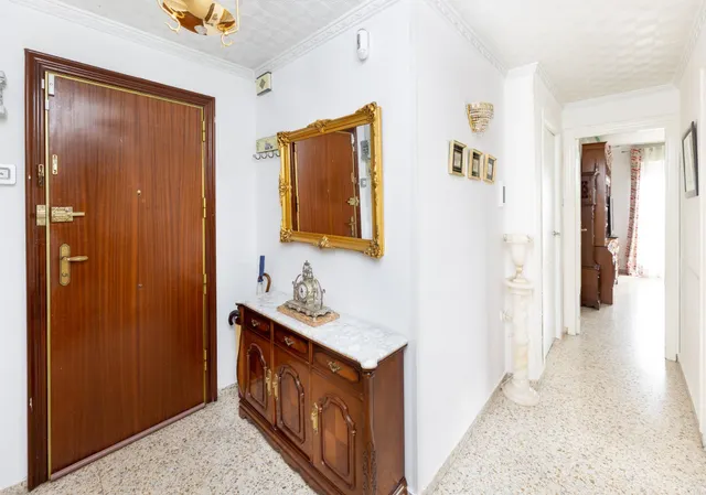 ¡Oportunidad única! Ático de 4 dormitorios y 2 baños con gran terraza frente al Colegio Agustinos (Arabial) — 6