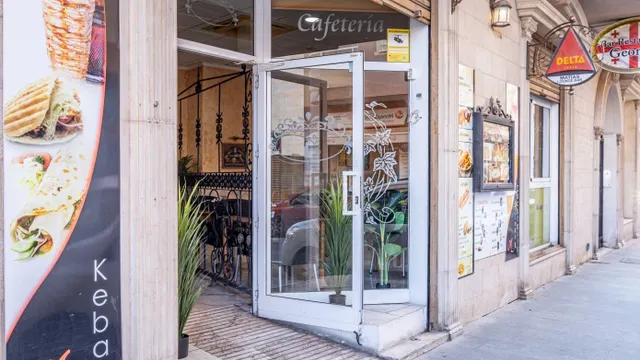 Local comercial listo para restaurante en pleno centro de Torrevieja — 28