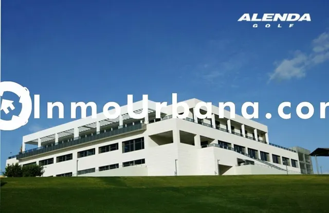 ESTUPENDO ADOSADO  EN ALENDA GOLF — 37