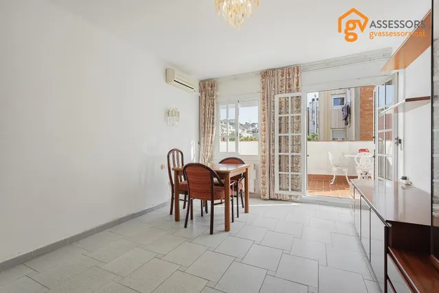ÁTICO CON 2 habitaciones Y TERRAZA — 4