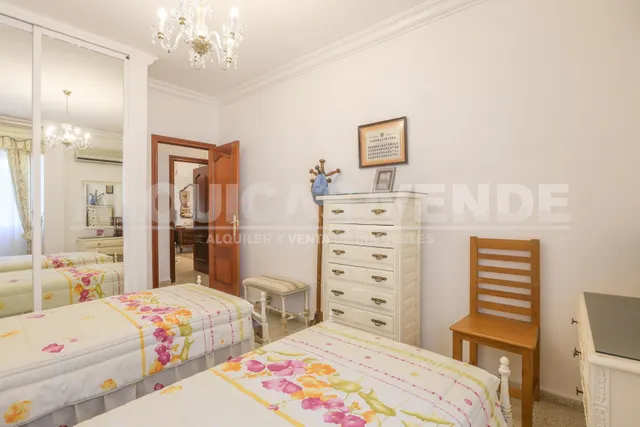 ¡Gran Oportunidad de Inversión! Parcela urbana de 2.400 m2 segregable en 3 parcelas de 800 m2 con chalet existente en Urb. Santa Genoveva — 26