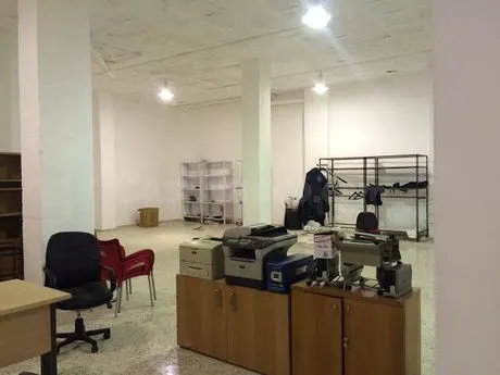 Local comercial 450m² en alquiler - Luis Montoto - Santa Jus - foto 3