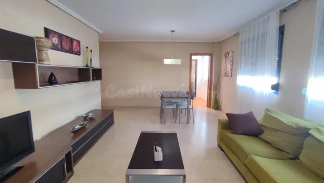 EXCLUSIVO ESTUDIANTES – Amplio piso de 3 habitaciones con pi