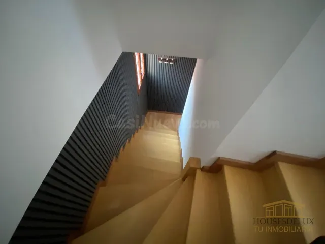 Piso de 55 m2 Reformado • Centro de León | Vistas Catedral y - foto 4