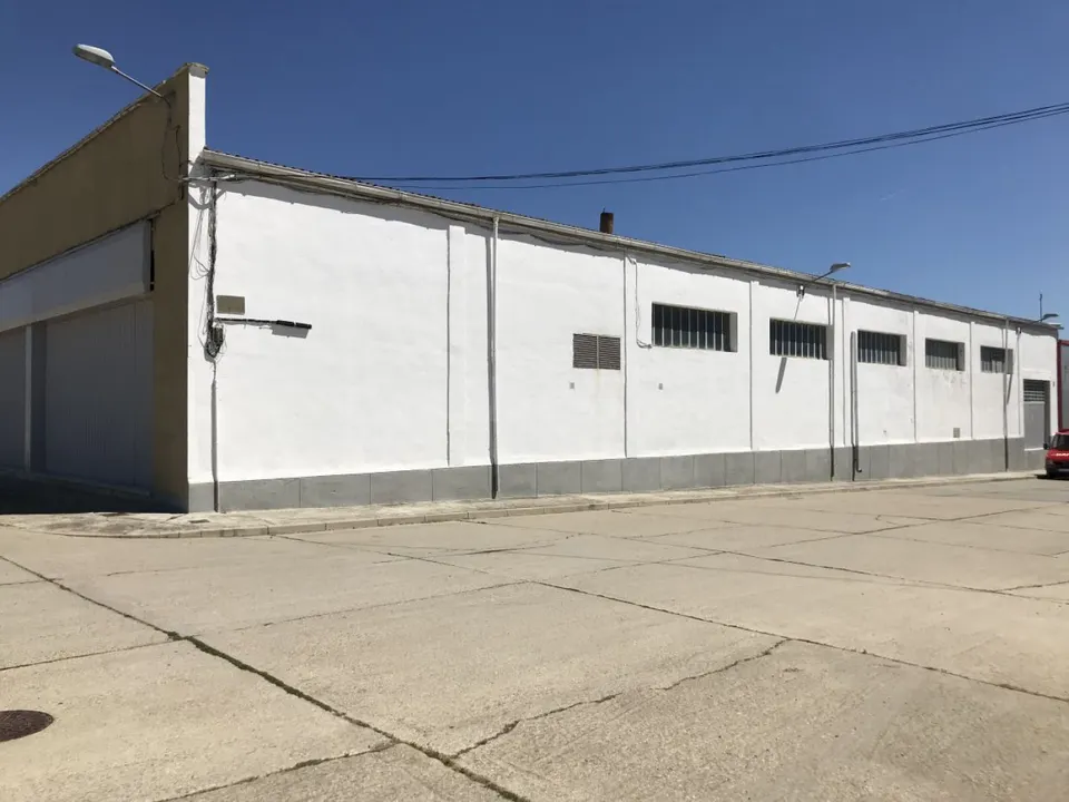 Nave industrial 2420m² en venta - Polígono Industrial