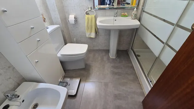 APARTAMENTO EN PRIMERA LINEA LATERAL  A 50 METROS DEL MAR — 9