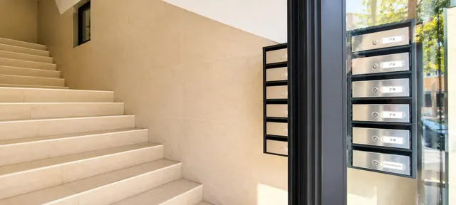 Luminoso apartamento con terraza y ascensor en zona Sindicat, Palma — 11
