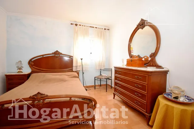 CHALET RÚSTICO CON PISCINA, TERRAZA Y PARKING — 26