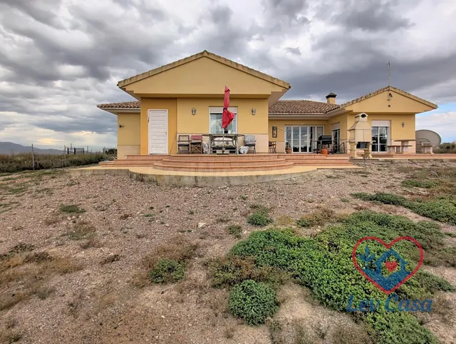 FINCA RÚSTICA CON CHALET INDEPENDIENTE EN TOTANA | 17.546 m2
