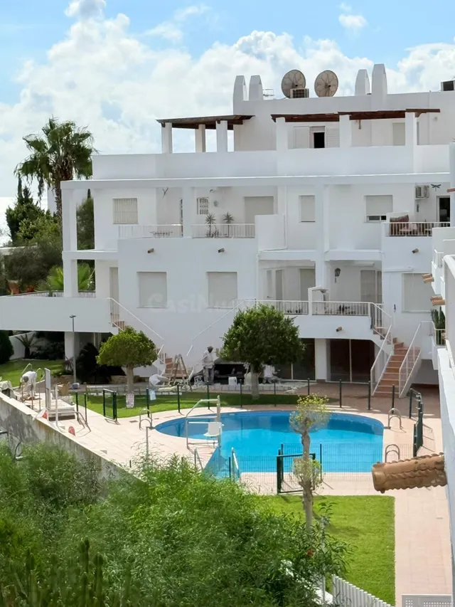 Piso de 3 dormitorios con vistas al mar y piscina — 2
