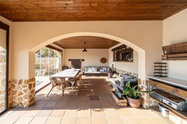 Chalet unifamiliar independiente de 320 m2 parcela de 992 con piscina y certificación A — 8
