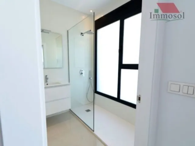 MAGNÍFICA VILLA EN LA MARINA, A PIE DE PLAYA — 15