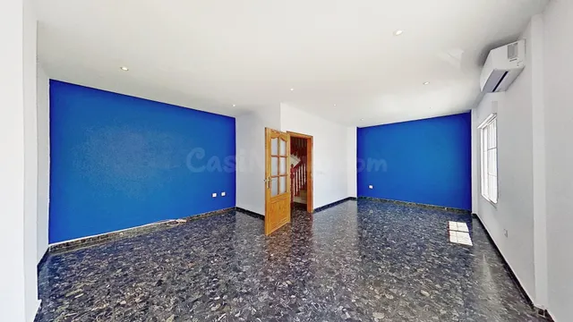 Casa amplia y luminosa con gran cochera en La Fabriquilla - foto 4
