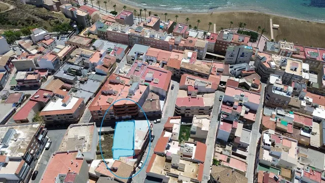 ¡EXCLUSIVA PROMOCIÓN DE 8 VIVIENDAS A 100 METROS DE LA PLAYA - foto 2