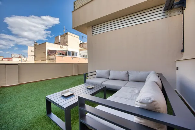 Ático con gran terraza y solárium privado en el corazón de Alicante — 50
