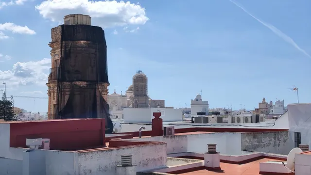 Oportunidad de Inversión Turística Llave en Mano en el Centro de Cádiz — 19