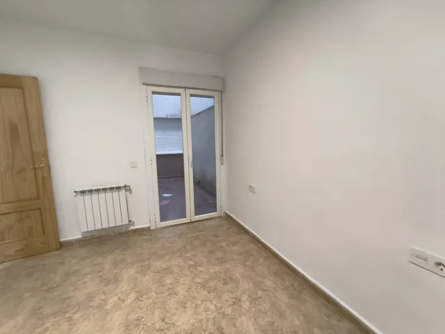 Amplia Planta Baja en el Corazón de Ocaña por €165,000 — 21