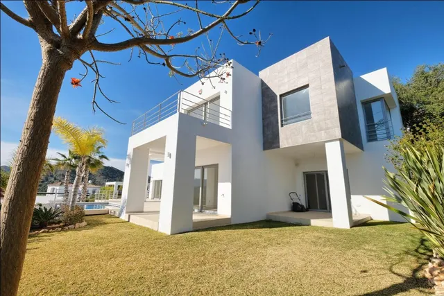 Villa contemporanea con vistas al Mar y Montaña!! a 5 minutos de san Pedro de Alcantara, Marbella. — 3