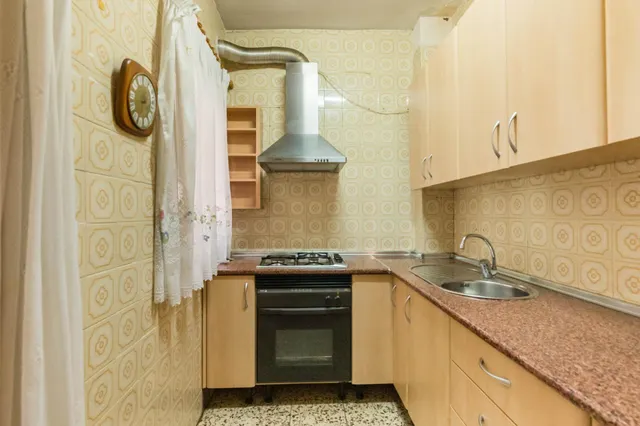 Amplio piso en venta para reformar en el Barrio del Carmen, Murcia — 26