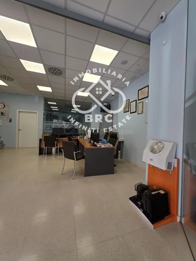 Local Comercial Esquinero en Benimaclet - foto 4