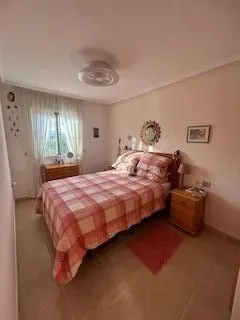 Amplia Propiedad de 3 habitaciones con Vistas a la Montaña — 10