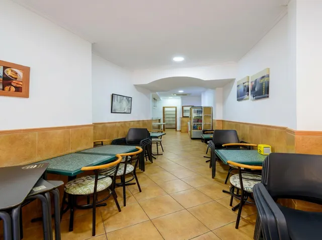 Edificio de planta baja comercial más dos alturas (piso por  - foto 4