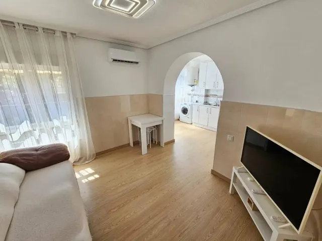 Bonito PISO en Juan XXIII ( Calle Alfaz del pi) Alicante — 8