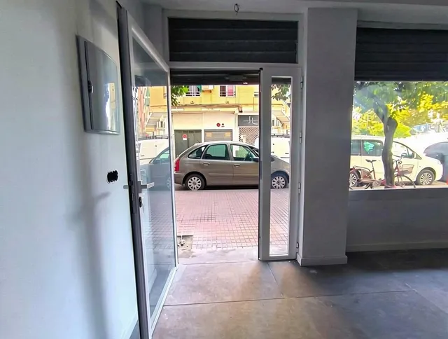 Fabuloso local comercial en la zona del Rescatado y la Biblioteca central del Marrubial (opción a adaptarlo a vivienda) — 24