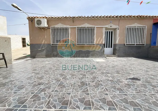 CASAS DE CAMPO CON TERRENO Y MUCHAS POSIBILIDADES EN CAÑADA 