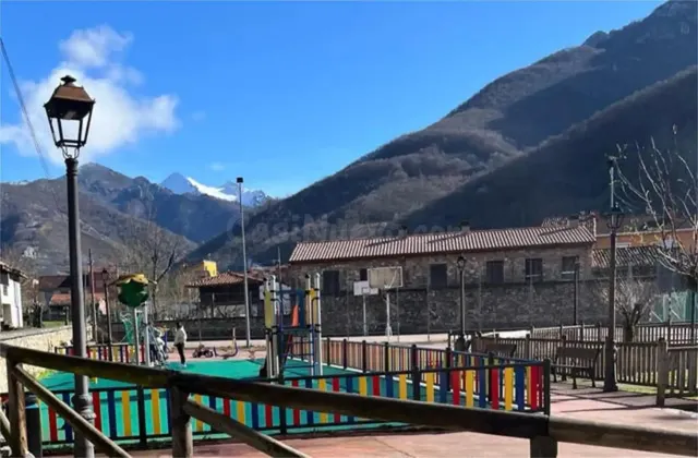 Ático Soleado en Felechosa - Perfecto para Escapadas a la Mo