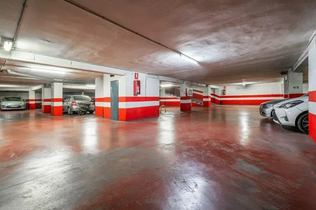 3 plazas de garaje juntas en calle Pedro Antonio de Alarcón — 12