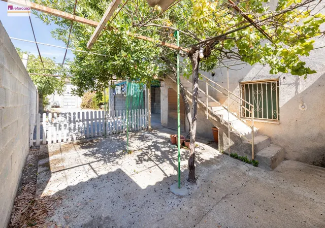 ¡CASA EN UNA SOLA PLANTA, CREA TU VIVIENDA IDEAL EN ALBOLOTE! Casa en una sola planta con patio, garaje y un gran potencial. — 20
