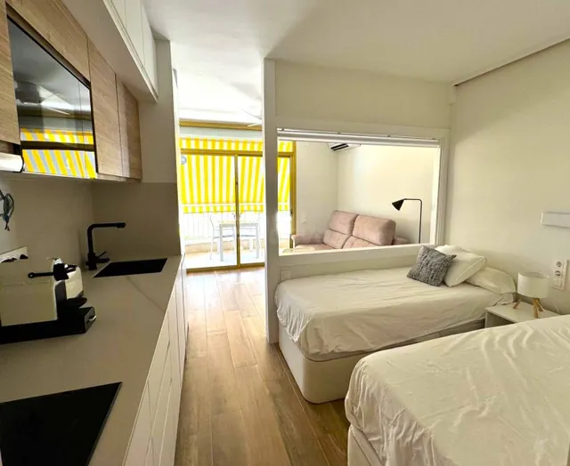 APARTAMENTO de una habitación en ALQUILER TEMPORAL. AMUEBLAD - foto 2