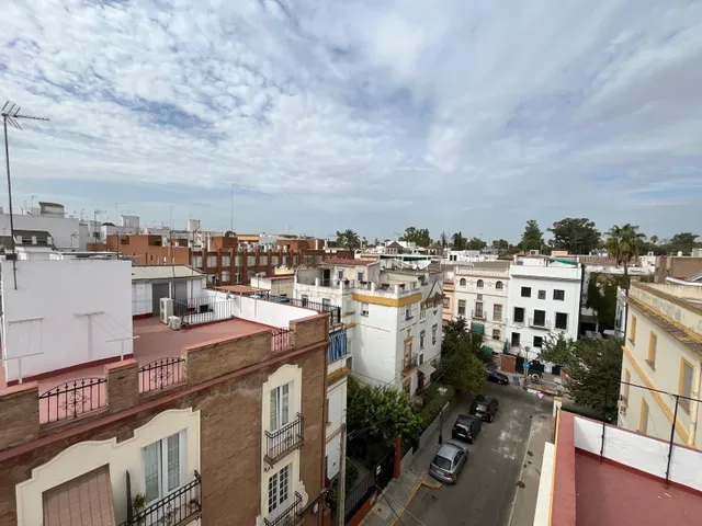SE VENDE PISO EN EL CORAZÓN DEL PORVENIR — 48