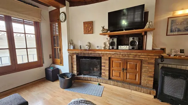 Casa muy céntrica con 2 viviendas independientes, garaje, ja