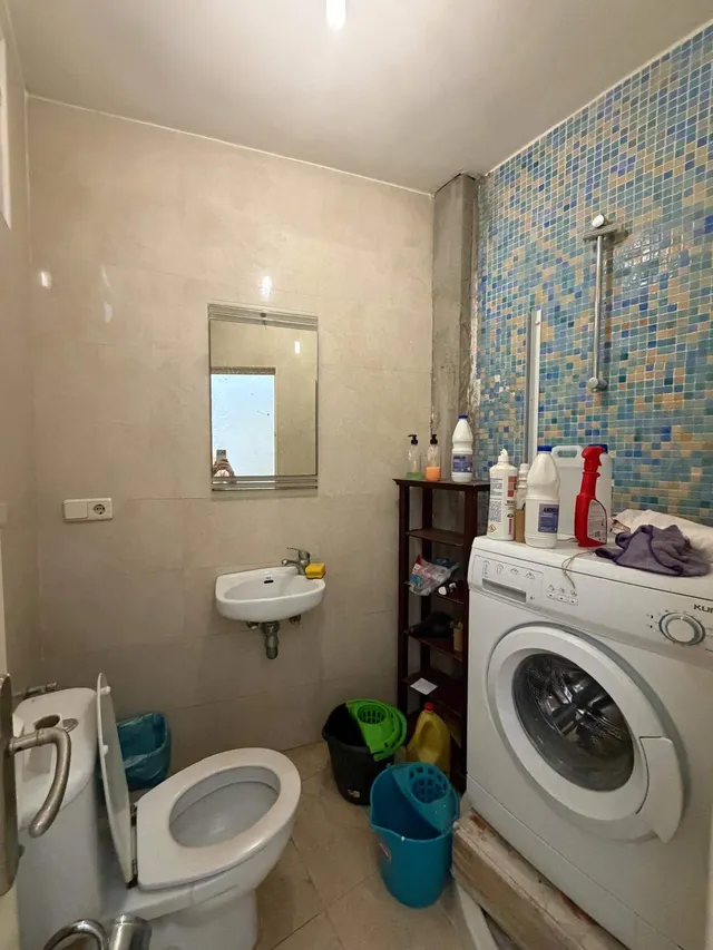 Amplio Local Comercial en la Zona de Santo Domingo, Alicante por solo €140.000 — 16